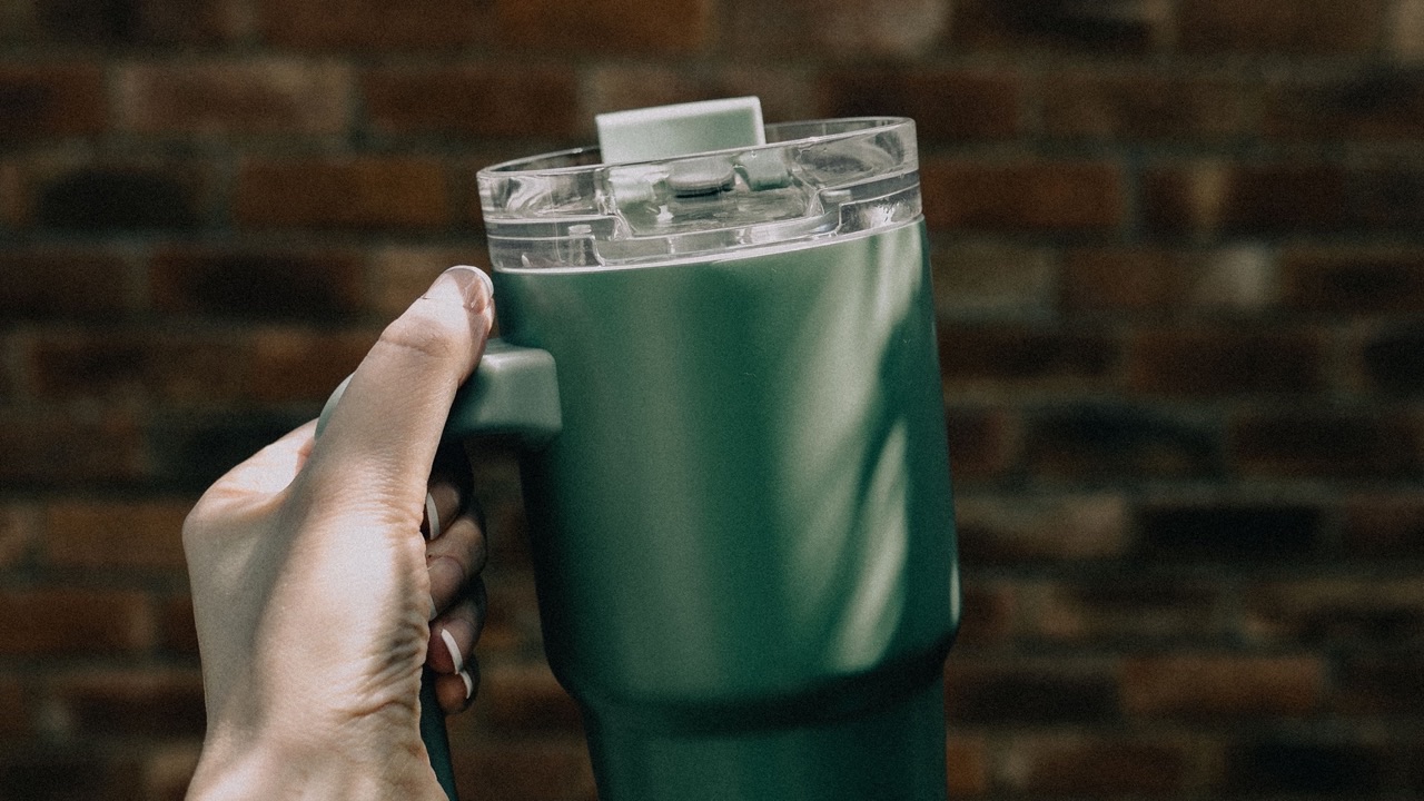 How to Evaluate a Tumbler Manufacturer's Sample Before Committing to a Production Run